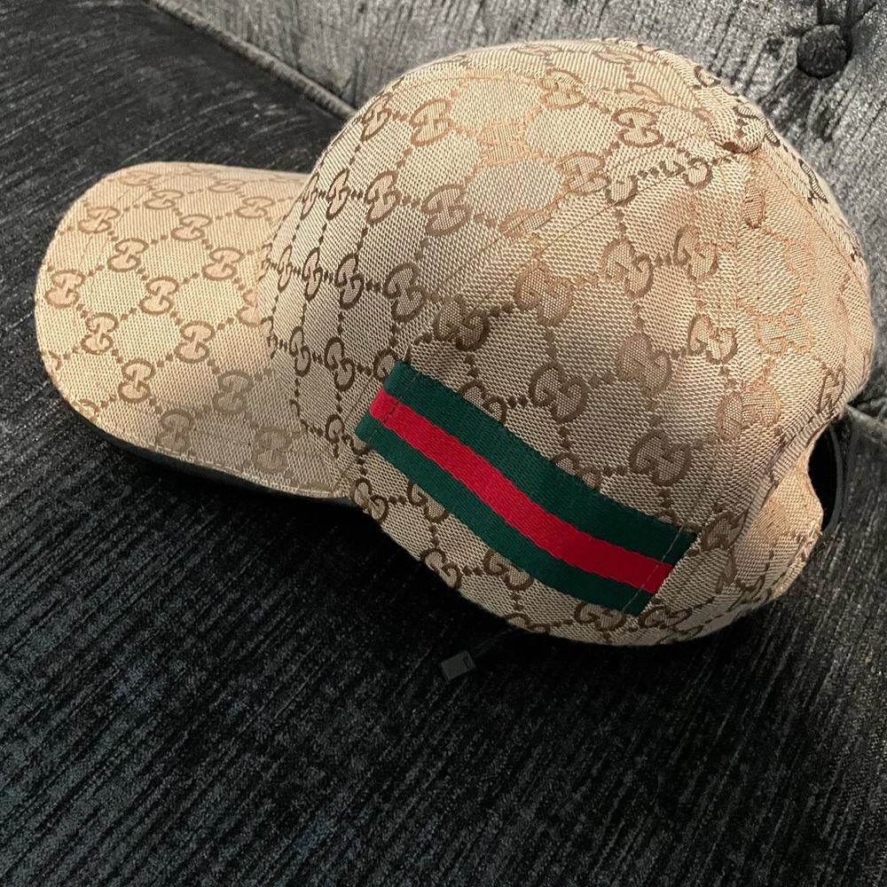 G cap